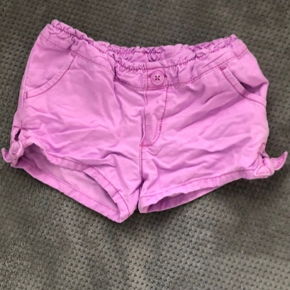 Toddler girls Oshkosh b’gosh  Pink shorts in size 2T - Picture 1 of 5